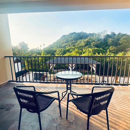Ocean Pie Phuket - Adult Only Otel Rawai Dış mekan fotoğraf